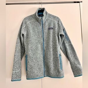 Woman’s Patagonia fleece zip up jacket